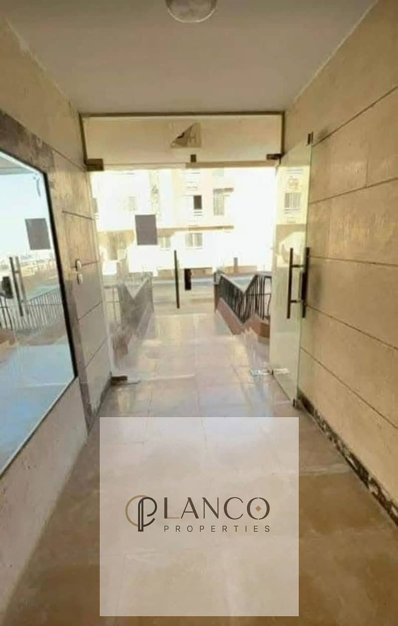 2 ee4359ec-8cde-4282-b811-3de142968f1a. jpg