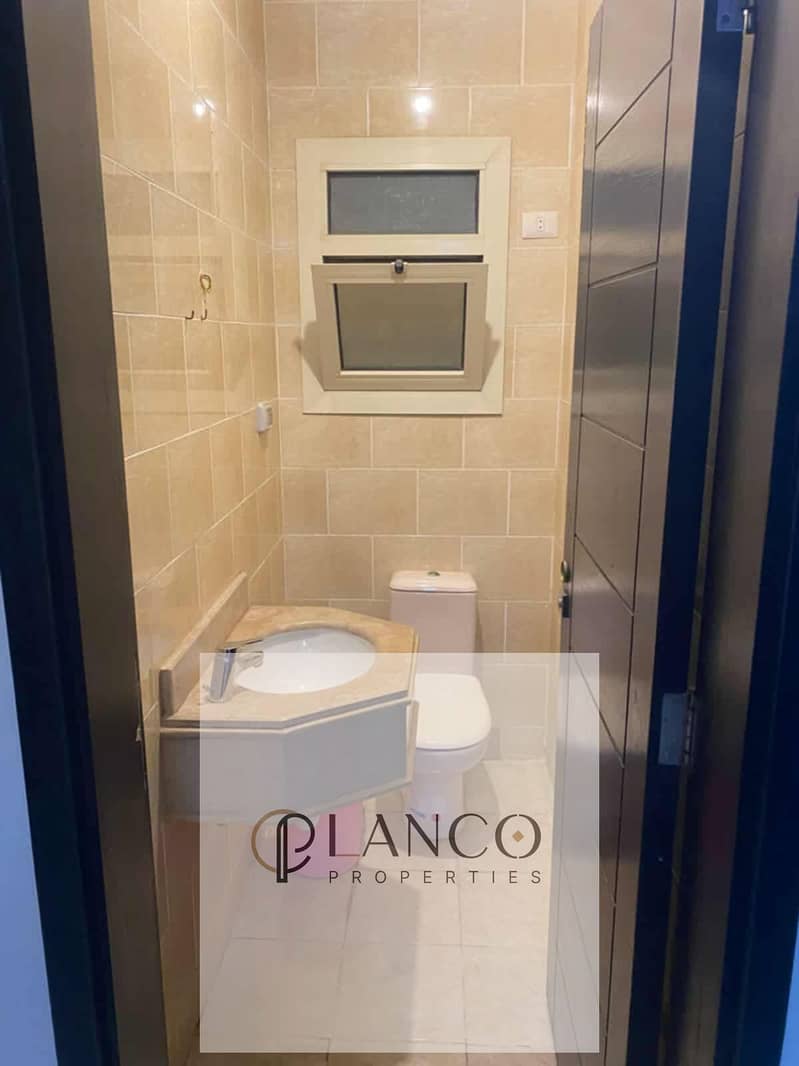 13 998783cd-2d24-4def-bb83-51fff2e9f0e4. jpg