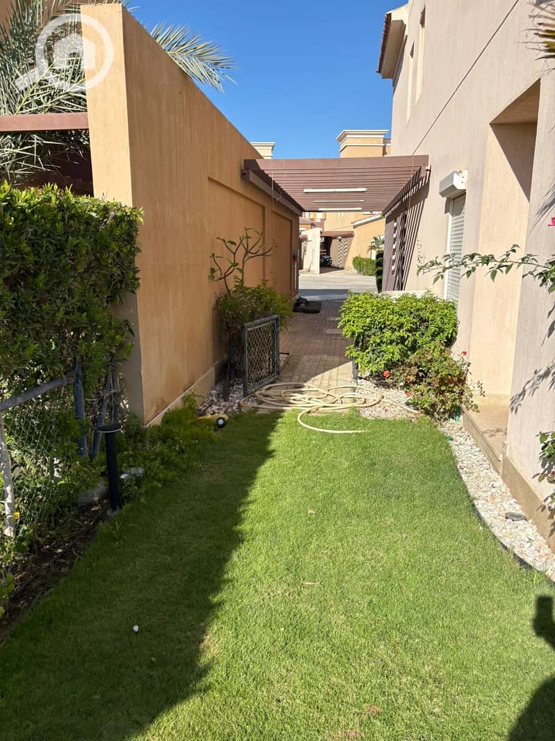 10 7beaad3a-ca3d-45b0-a85d-aa06ee23c9cd. jpg