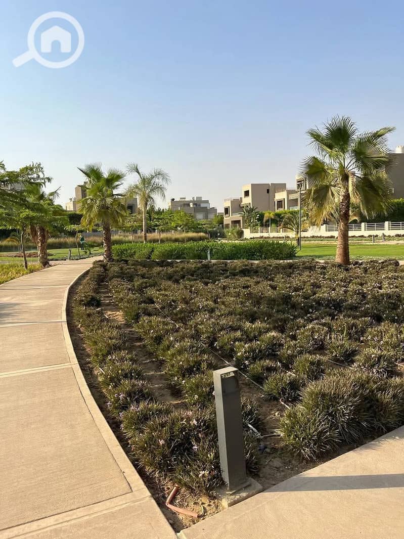 2 23fd54a1-100e-49d5-a479-ebe511978cc1. jpeg