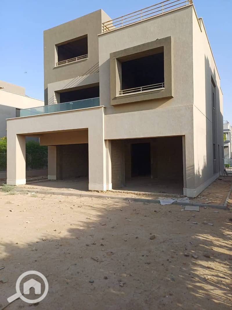 8 b9e5c4e6-4148-4da0-88dc-e97ee95669d8. jpeg