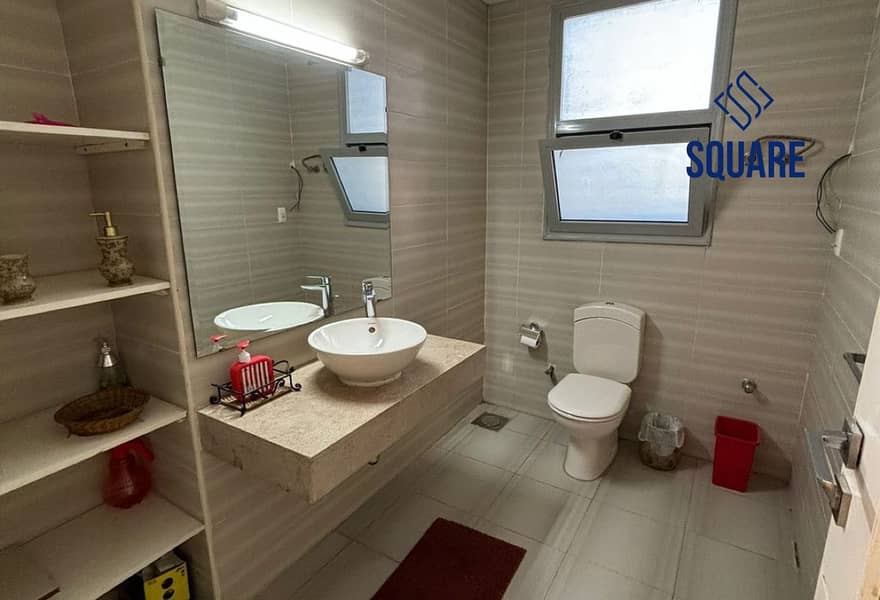 8 ccc77b92-d6b8-477b-bf4e-8c9ac35f59a7. jpg