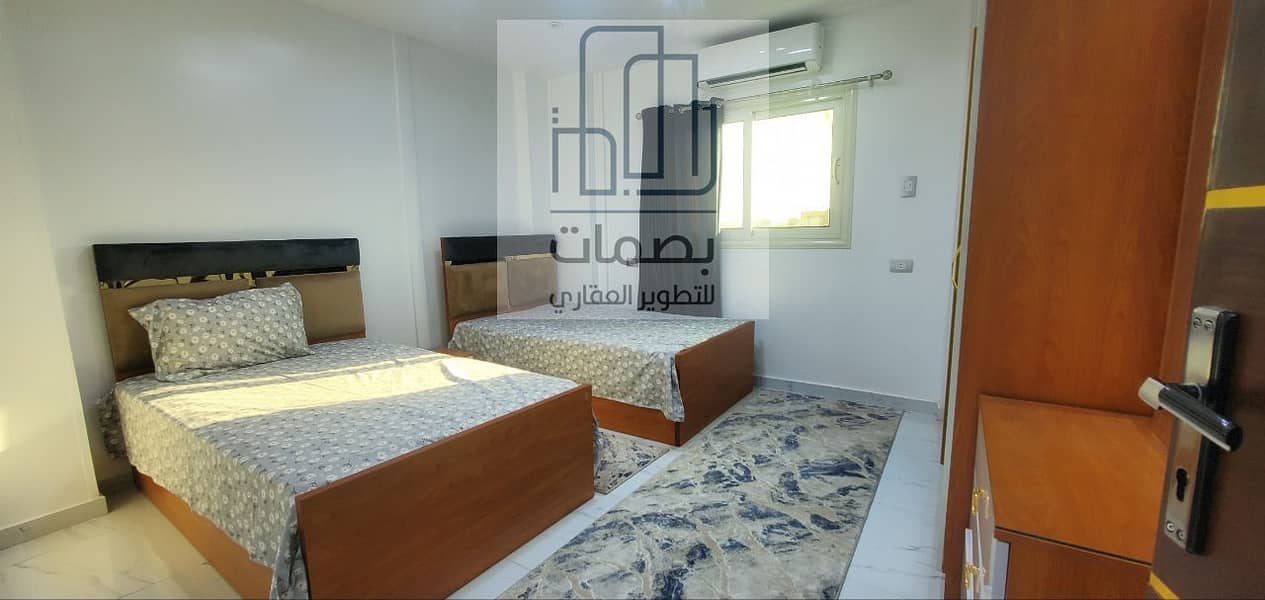 22 photo_5861969295309917506_y. jpg