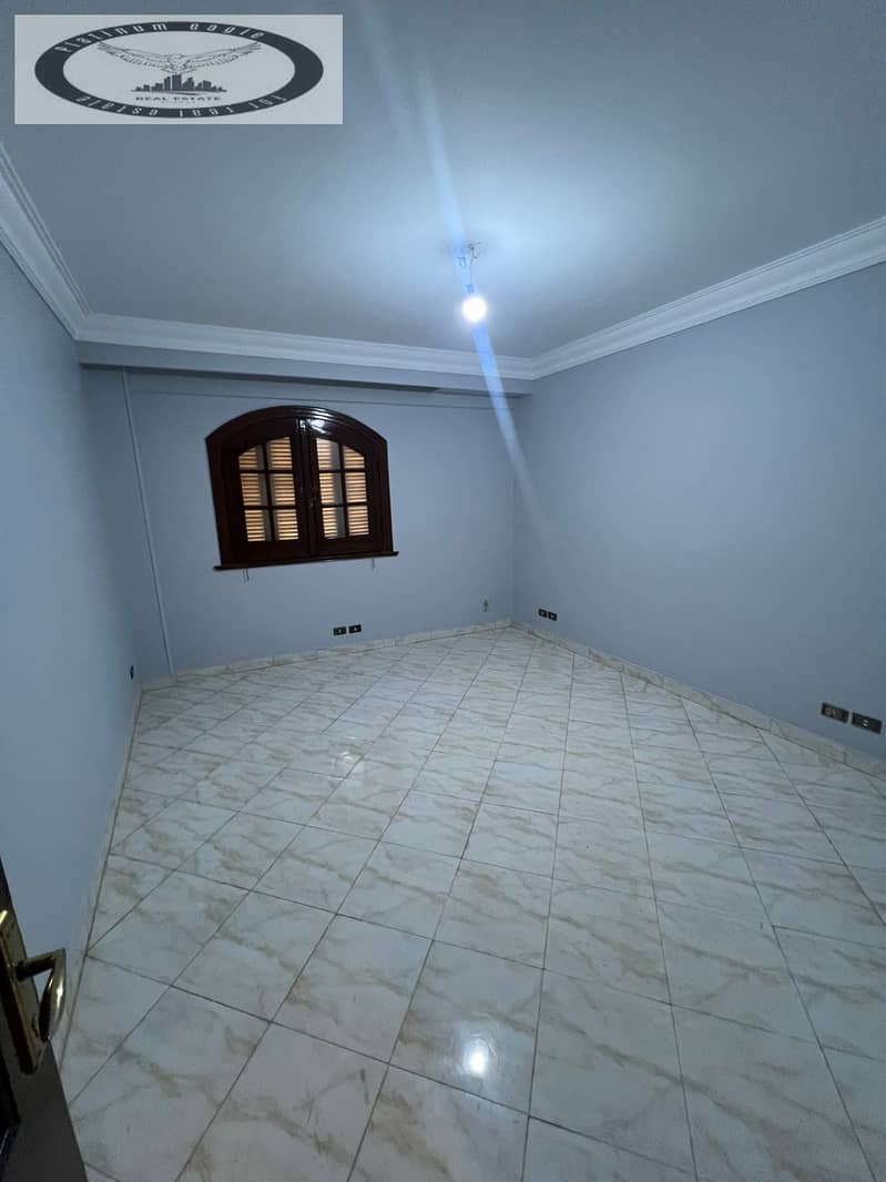 9 ba05c700-8212-4d33-aa49-8c928cc6a1d0. jpg