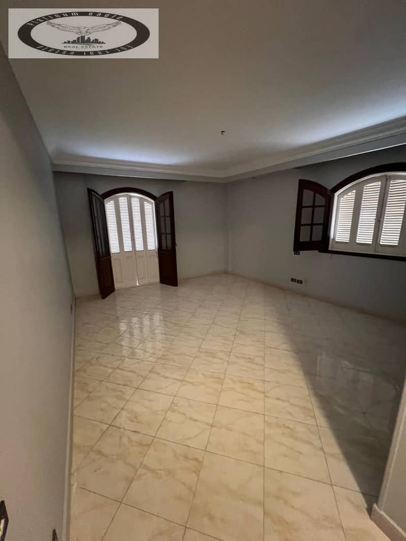 10 b0e9c111-63f6-4c03-83fc-c9306d5ccad5. jpg