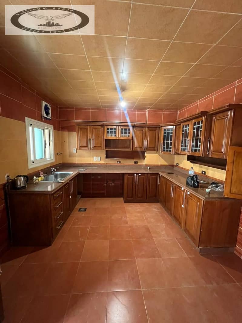 12 7a6d8ac2-15fd-48df-9568-c338fd0c58ee. jpg