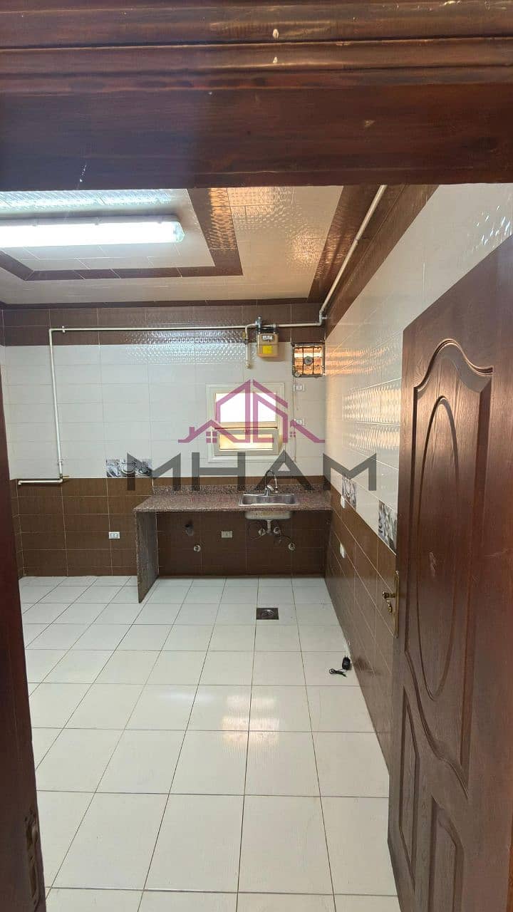 4 photo_5801067621129063475_y. jpg