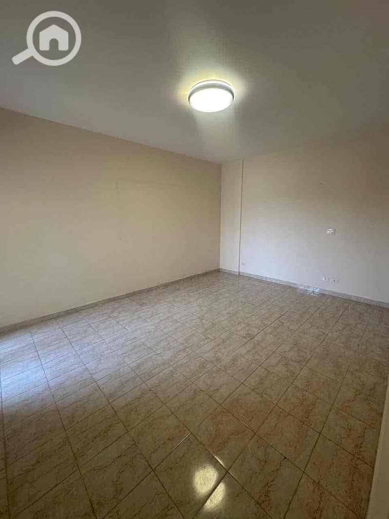 2 5ed66bc1-496d-41d0-a27b-2dcc025a0a99. jpg