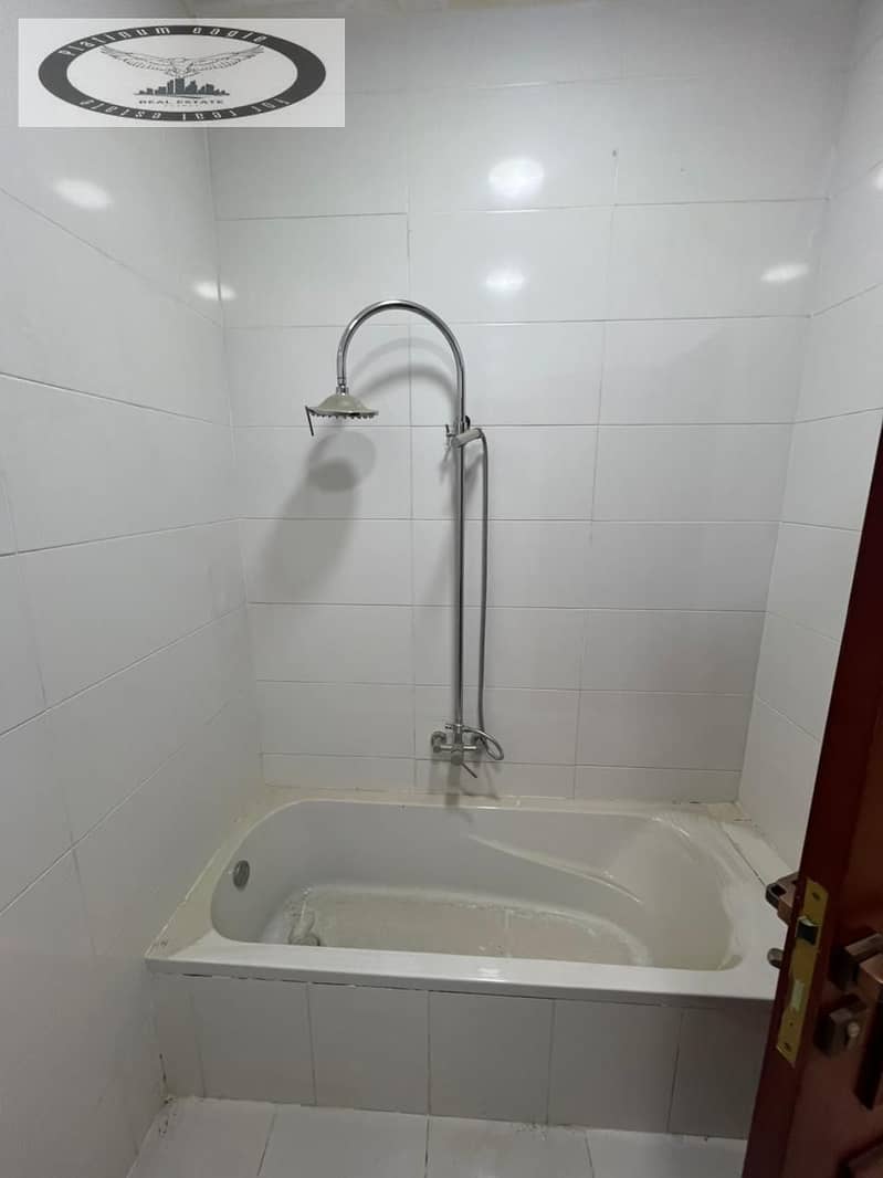 12 b2066459-f2f5-479f-b597-149e667db7f3. jpg