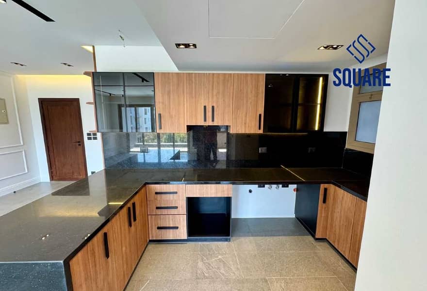 5 4YAt5z93dt1Dp7v3327YbnrRvor5MKSoJTrU89x9. jpg