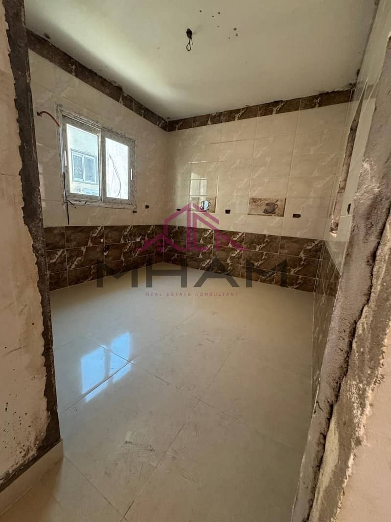 2 photo_5796455693836553176_y. jpg