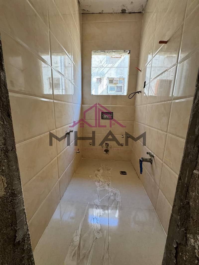 4 photo_5796455693836553178_y. jpg