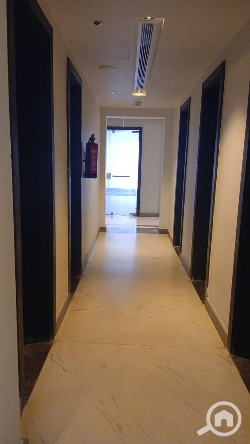 9 8d870c61-8a35-4554-b283-03078401c602. jpg