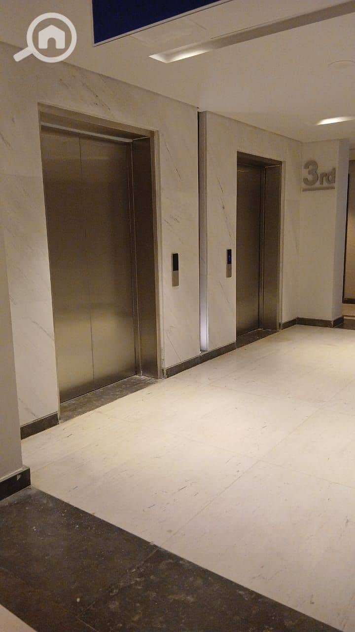 12 f5959f07-9658-428b-ae96-00e11bfd4932. jpg