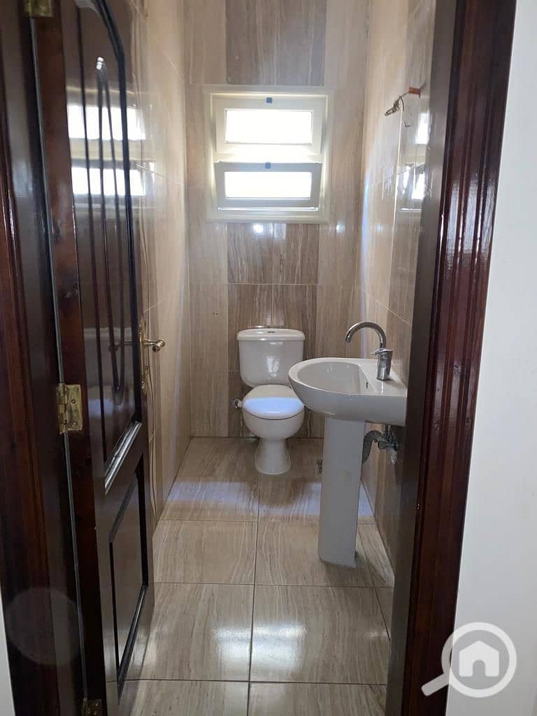 8 WhatsApp Image 2025-11-09 at 14.56. 43. jpeg