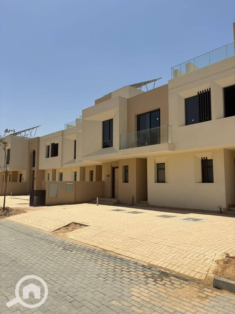 5 b6d0a54d-79ea-4b33-a756-cd6b3f6e58de. jpeg