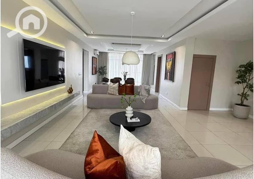 7 c29c931a-ea5f-4cbf-b81b-1c253ffcacad. jpg