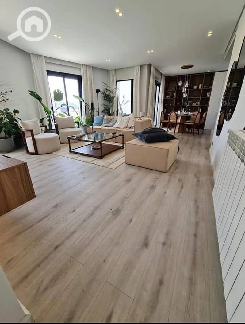 2 89c3dcdf-019d-429e-8b94-f894b59561b1. jpg