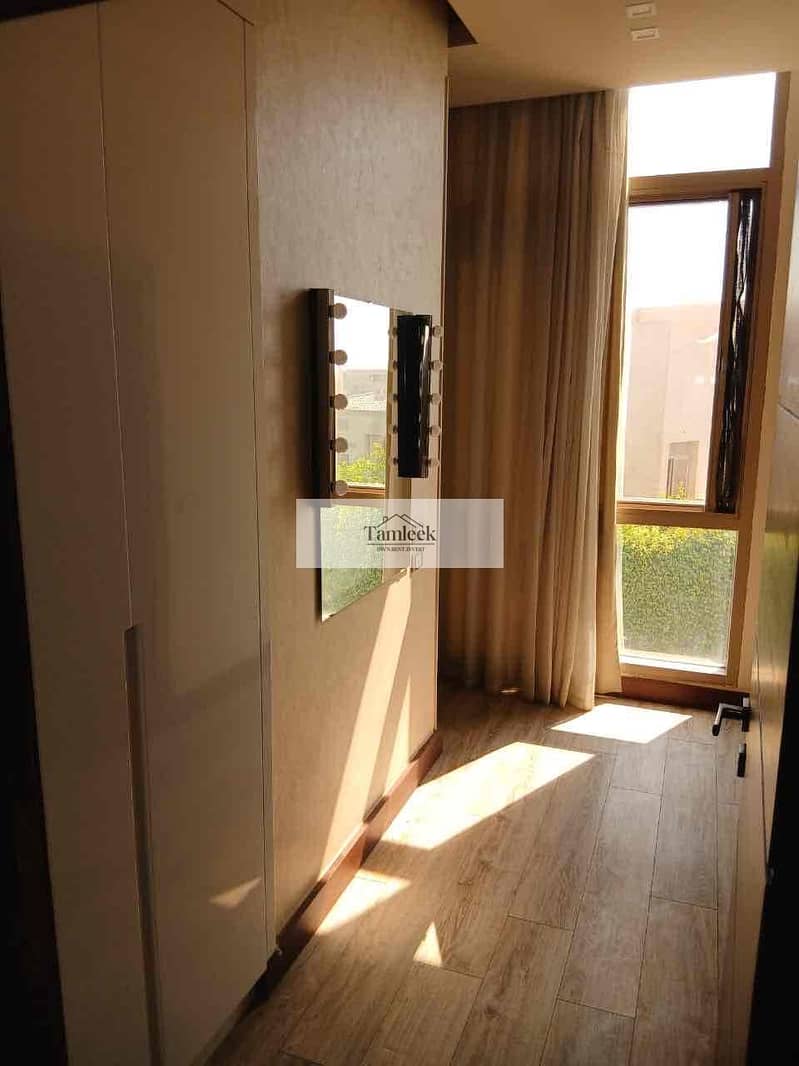 4 dfa5e555-a045-4257-83cb-3a6f07e596b8. jpg