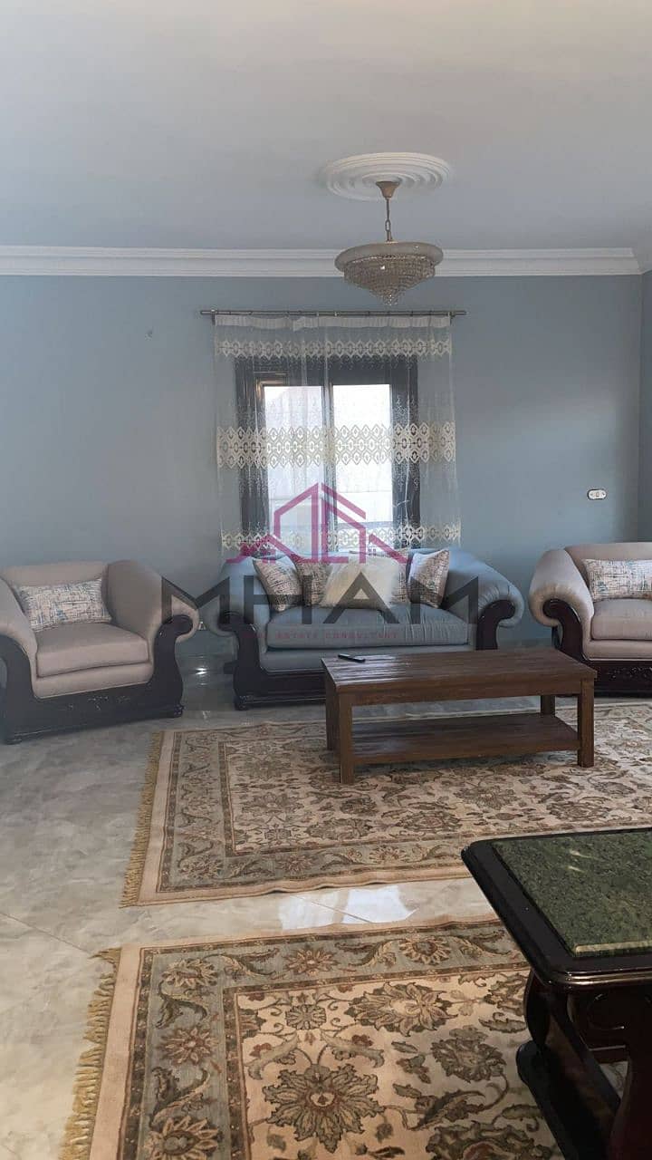 5 photo_5789884896384846780_y. jpg