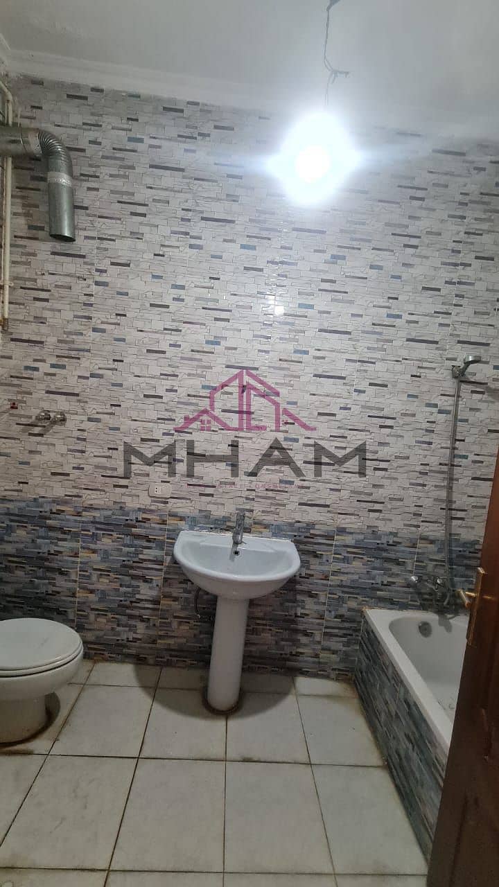 4 photo_5803319420942748471_y. jpg