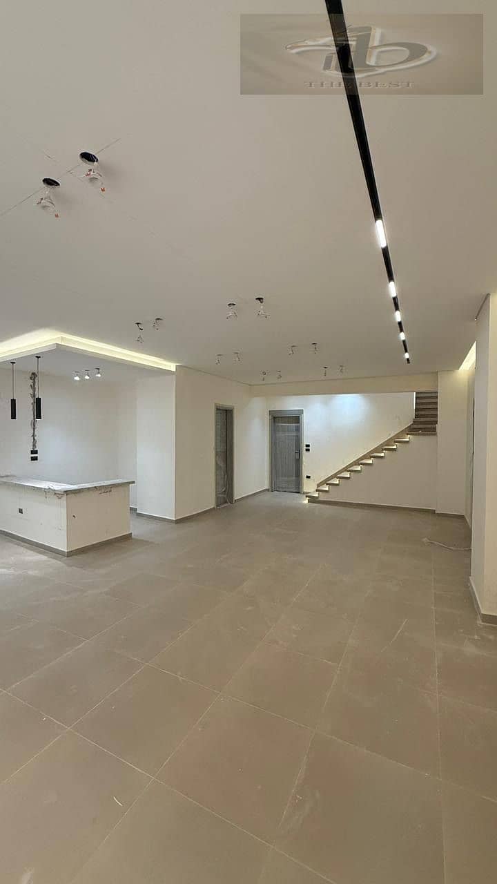 4 c719db9b-7d97-4215-abcc-5b590f286b89. jpeg