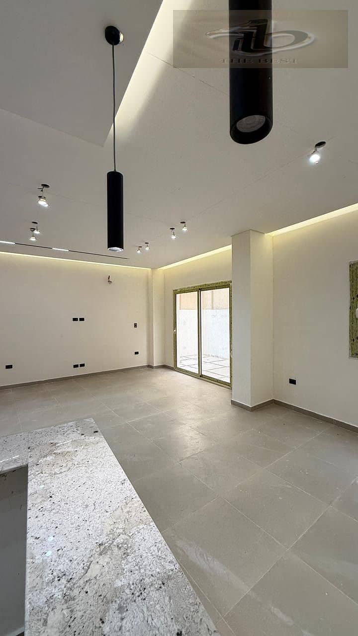 7 ebc94fbc-5d7a-4275-9f8e-8bf8fd94d246. jpeg