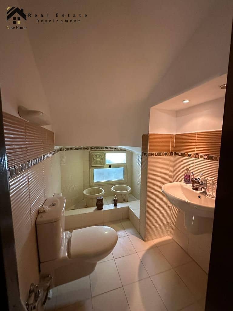 10 WhatsApp Image 2025-11-08 at 00.26. 57_4db4b933. jpg