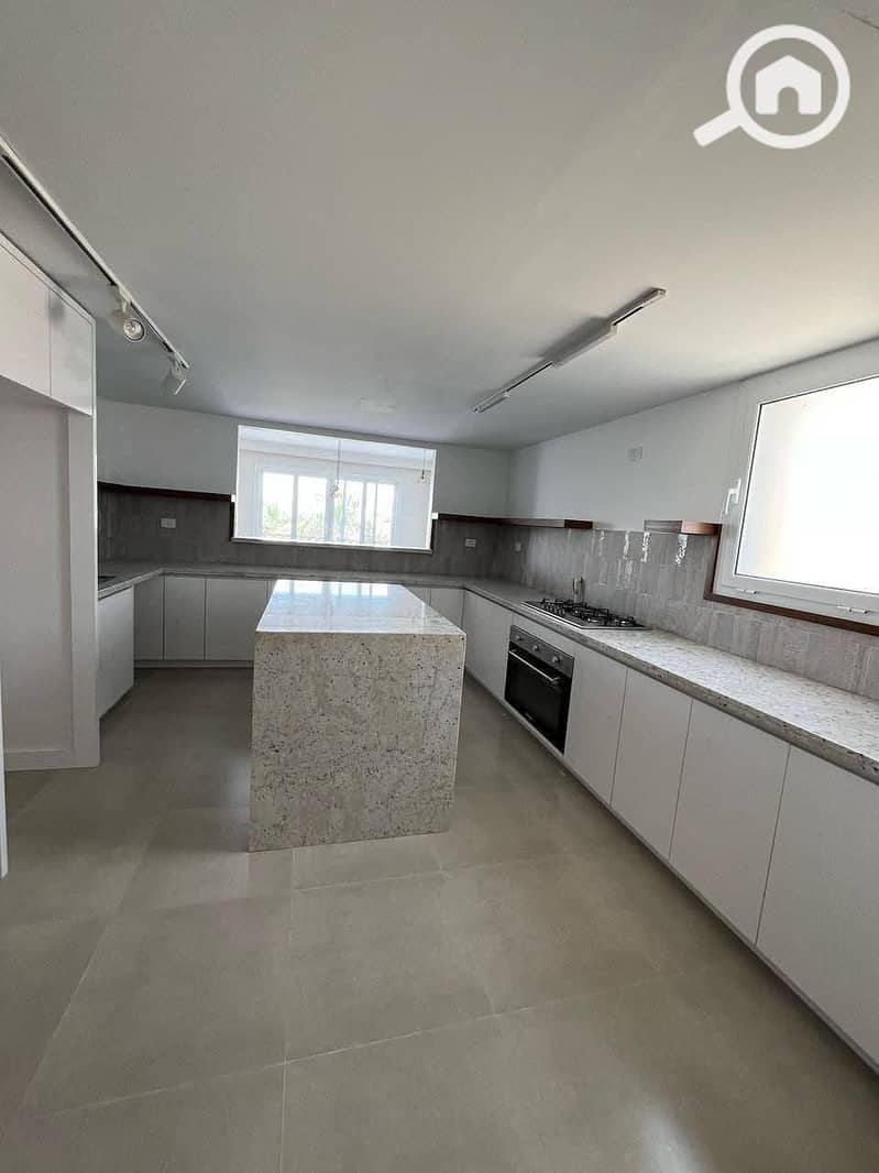 14 550906631_122142567080923090_6004027567394338899_n. jpg