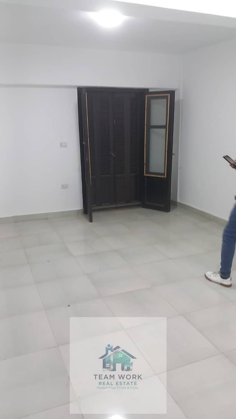 4 d9575f12-d67b-4faf-b6de-e20088bf3f4e. jpg