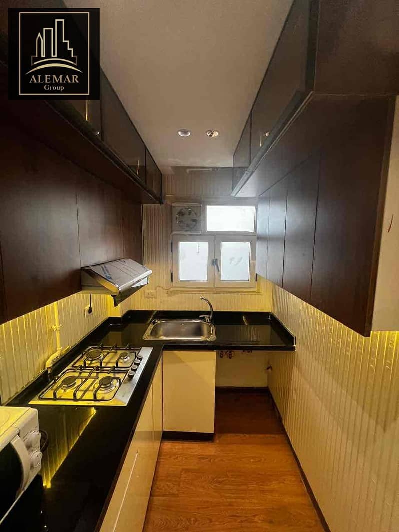 14 556c354d-dcc3-453c-b9cf-4b5e3e14ab15. jpg