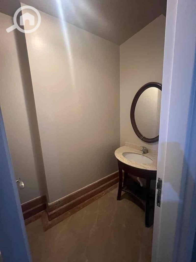 3 ac6e22ff-451e-421a-87c6-ca0010c499a9. jpg