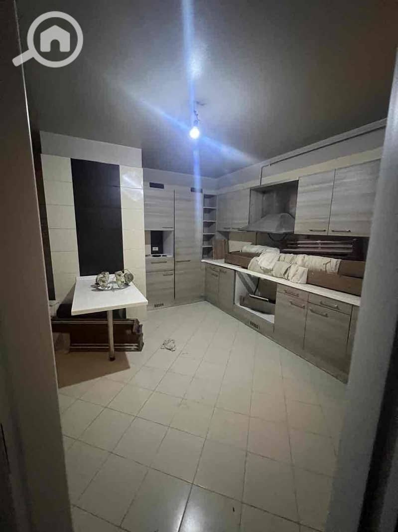 8 9a215418-a798-42aa-9269-cd43633c0efa. jpg