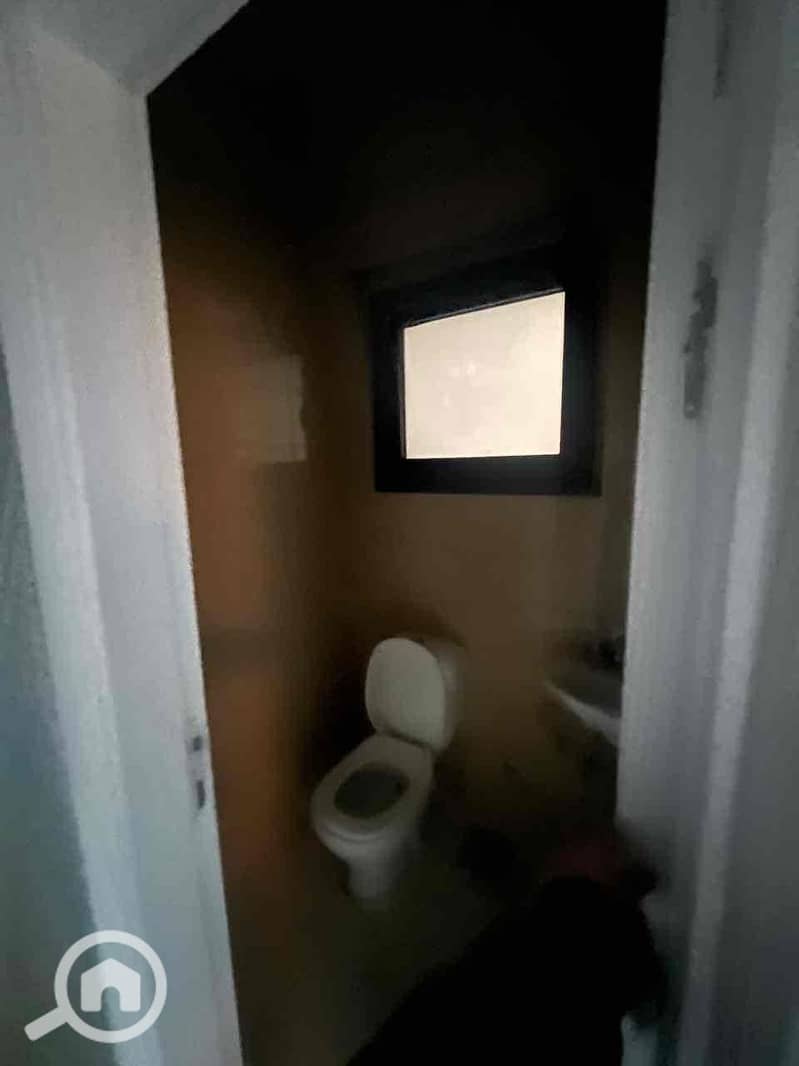 9 28b99b1b-366b-44a7-aed8-b792cfa019bb. jpg