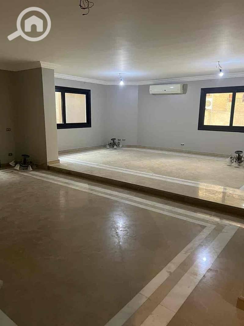 23 10e6b180-bb69-41d2-aec3-44799541589c. jpg