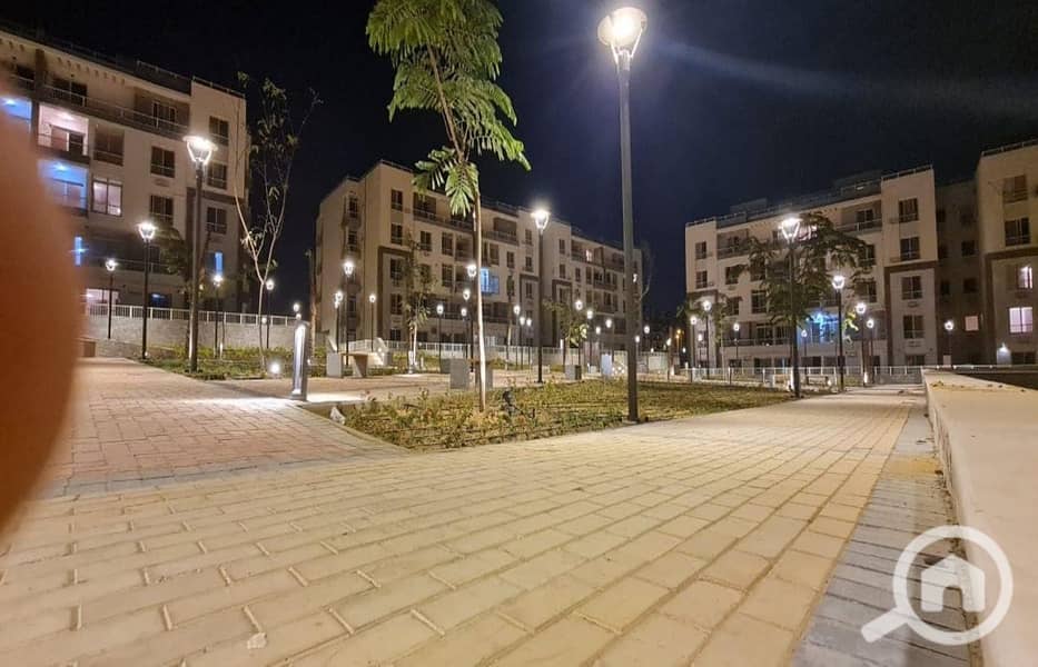 4 6a052cf9-eddd-4532-b169-f344be26c39b. jpg