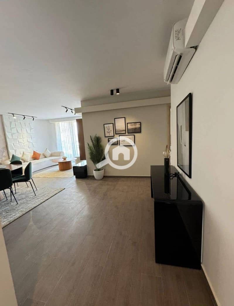 13 558373860_122142866300891699_1044159095429627690_n. jpg