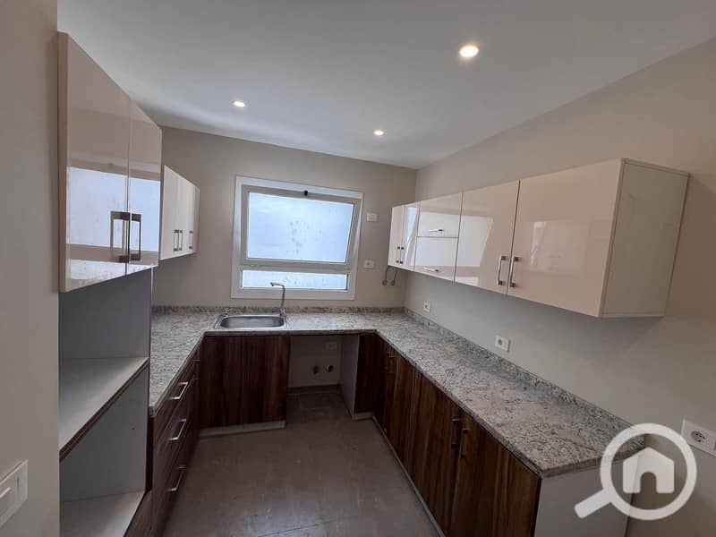 4 548926238_24181282931574020_5872903648469599098_n. jpg