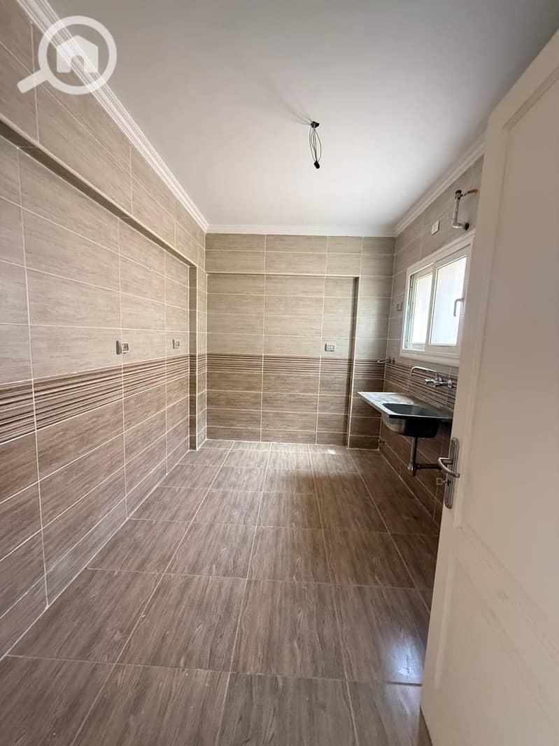 3 c2591dfc-9a34-4702-bb26-e8bb26b1677f. jpeg