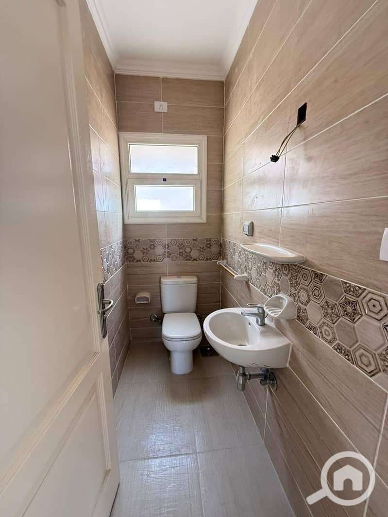 5 edd92eb4-6438-4b24-aba0-7cf7f66316b6. jpeg