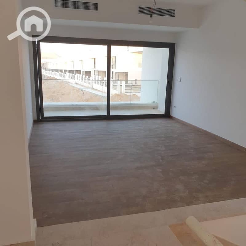 5 b8013442-1618-4174-bd30-d7611b6af60f. jpg