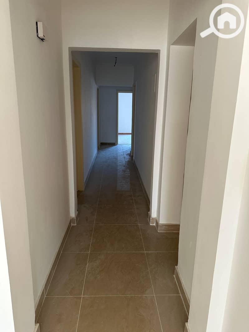 7 d76e7151-8e25-4245-8770-91c9b9813d78. jpeg