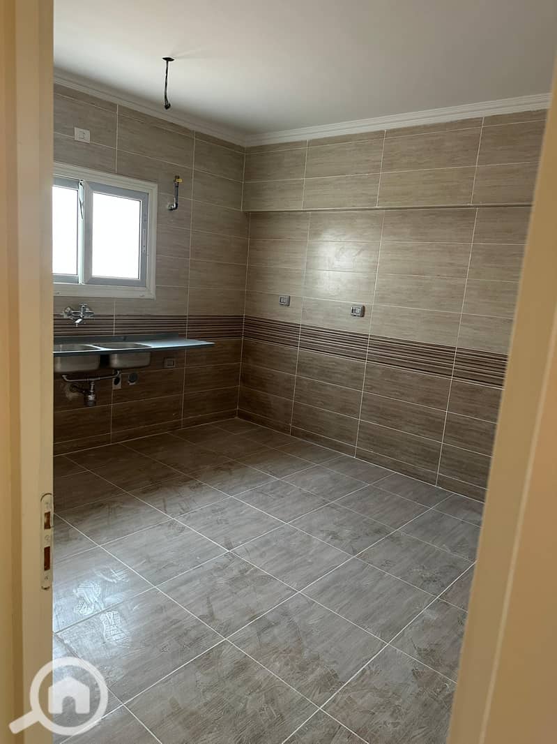 8 c63b117e-d479-4aff-bd04-d085db65fe5a. jpeg