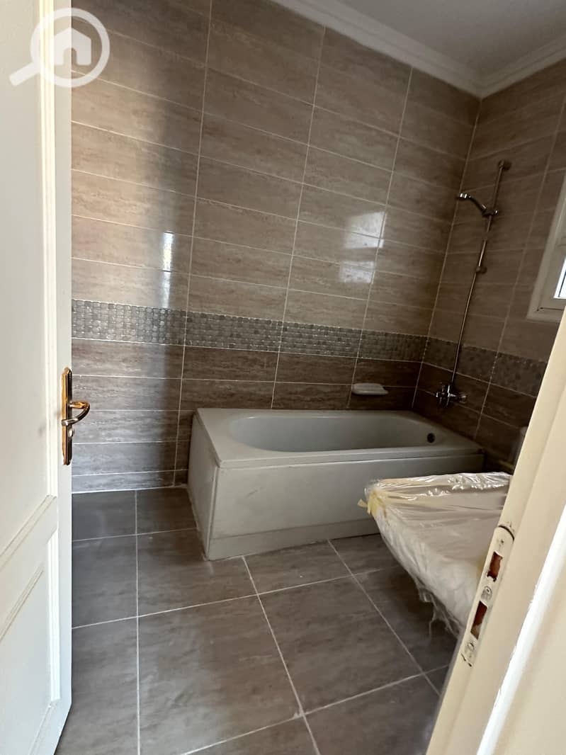 10 3e2c4145-c75f-4ddf-8af6-779eeea7c68b. jpeg