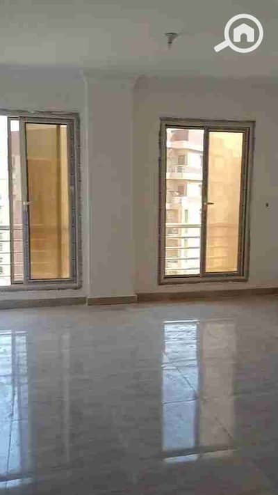 شقة 3 غرف نوم للايجار في 6 أكتوبر، الجيزة - 10952. jpg