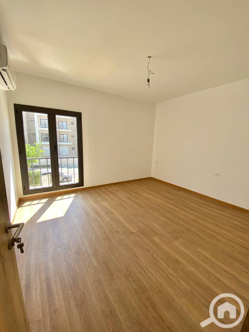 2 b1f2d382-5fe5-44cf-baa9-4d3a7cd94273. jpg