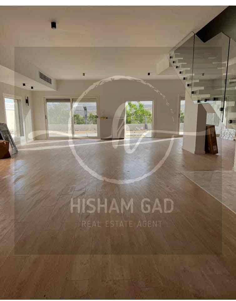 4 70ae0abd-8830-4436-a339-235e6a070c7a. jpg