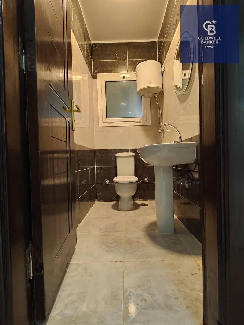 12 8f99dc02-256f-42e5-b829-9aab0b15646a. jpeg