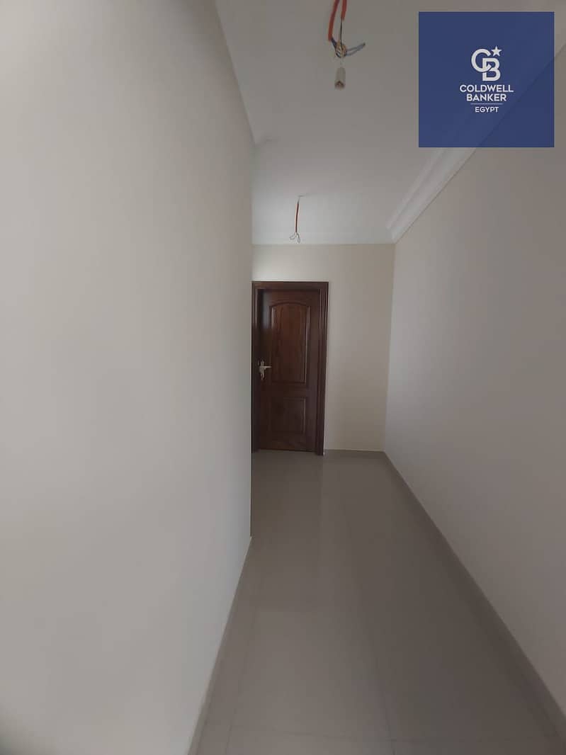 14 f3489786-0dea-48df-a8c7-1a09d4b9db31. jpeg