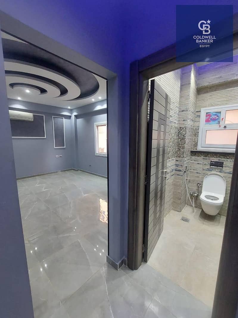 8 9c6cf25b-6f85-456d-8918-f13d46b8bc16. jpeg